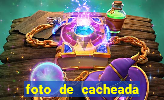 foto de cacheada no espelho